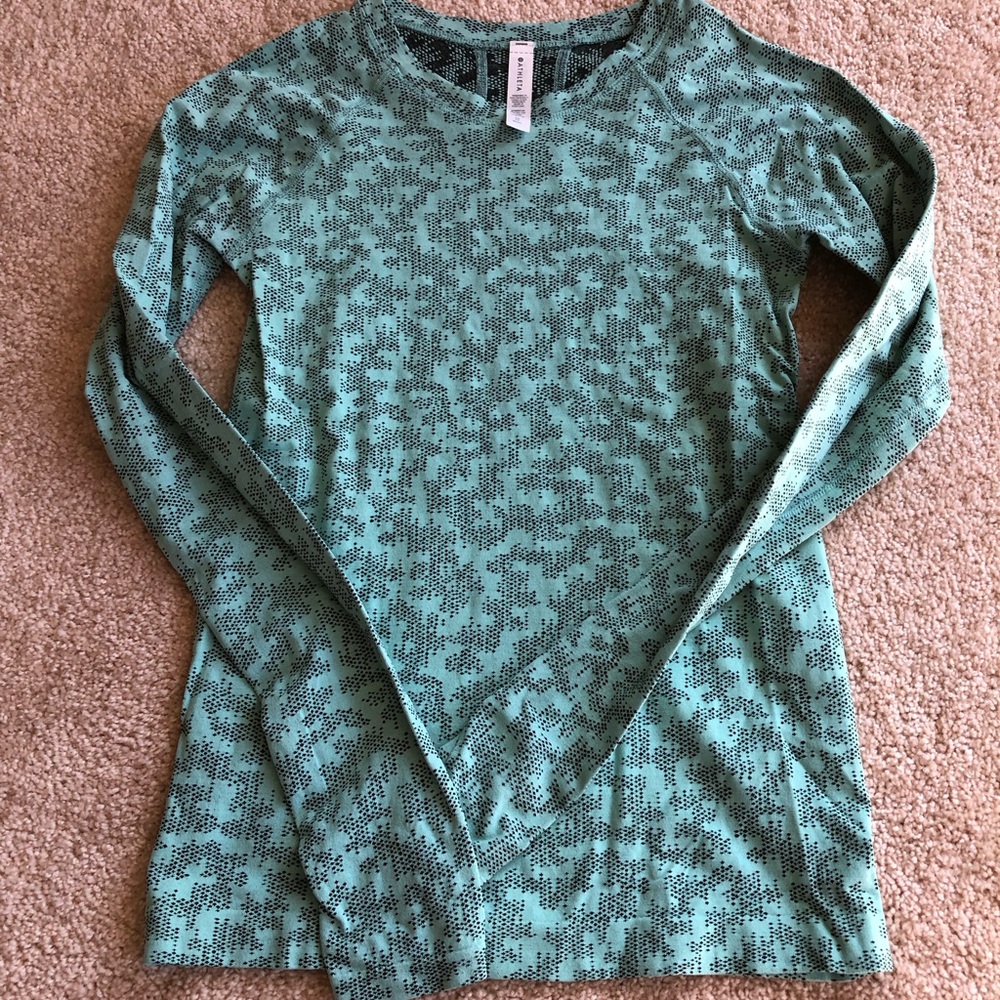 Athleta momentum top